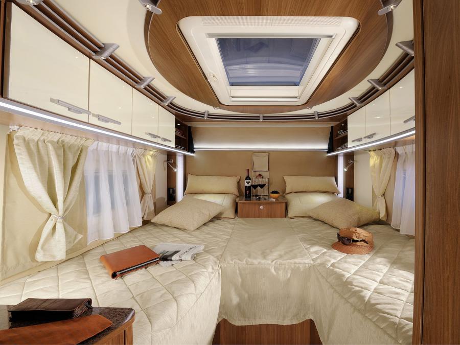 Интерьер Dethleffs Premium Liner I 2009 года  (фото 14 из 20)